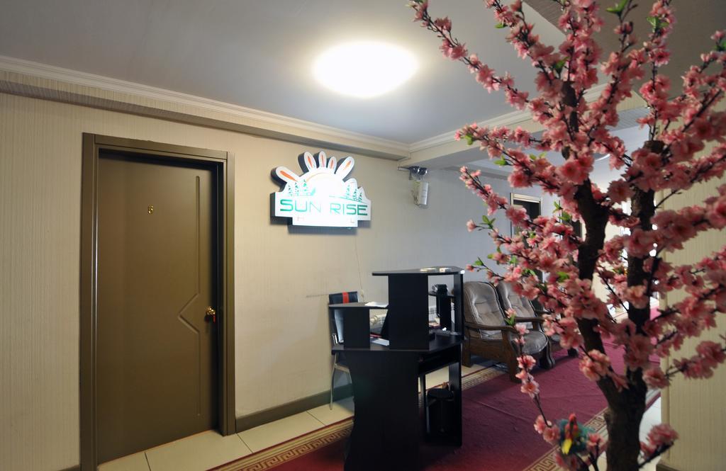 Sun Rise Hotel Tbilisi Exterior photo