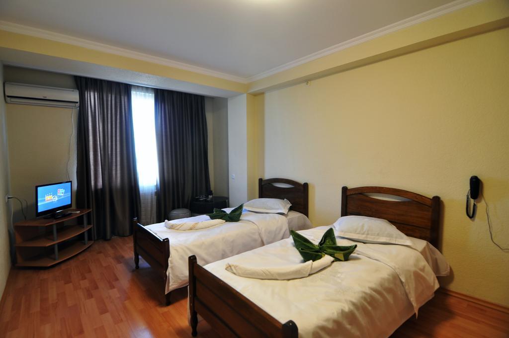 Sun Rise Hotel Tbilisi Room photo