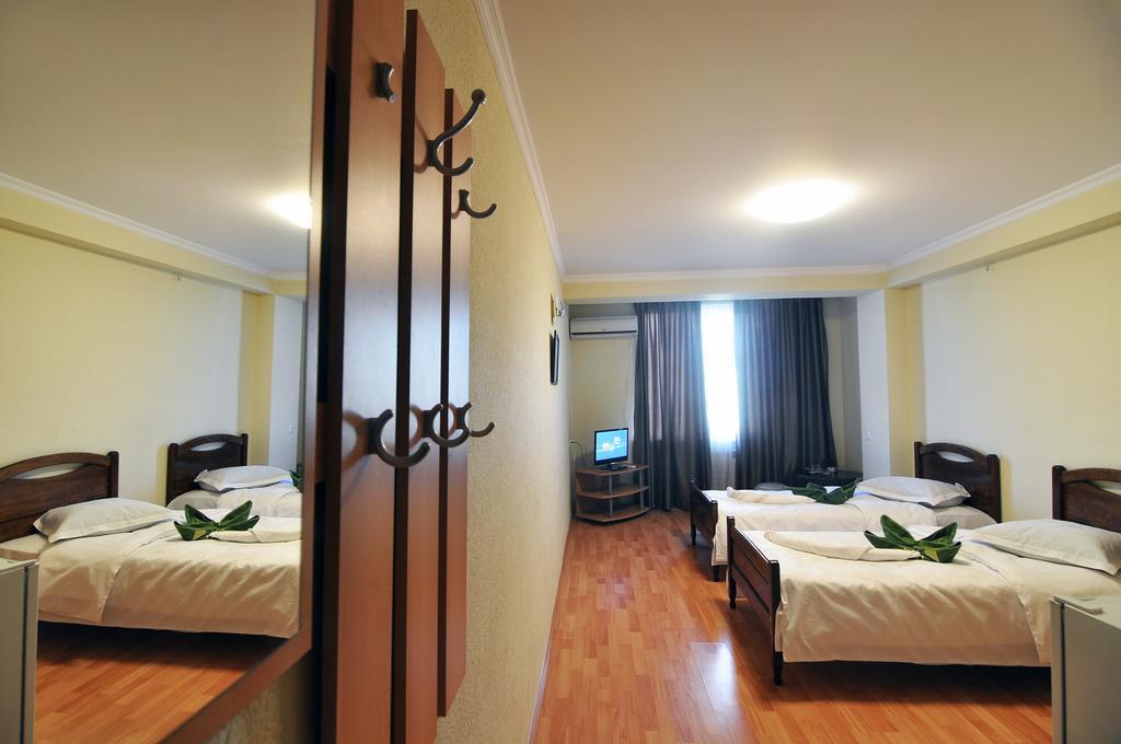 Sun Rise Hotel Tbilisi Room photo